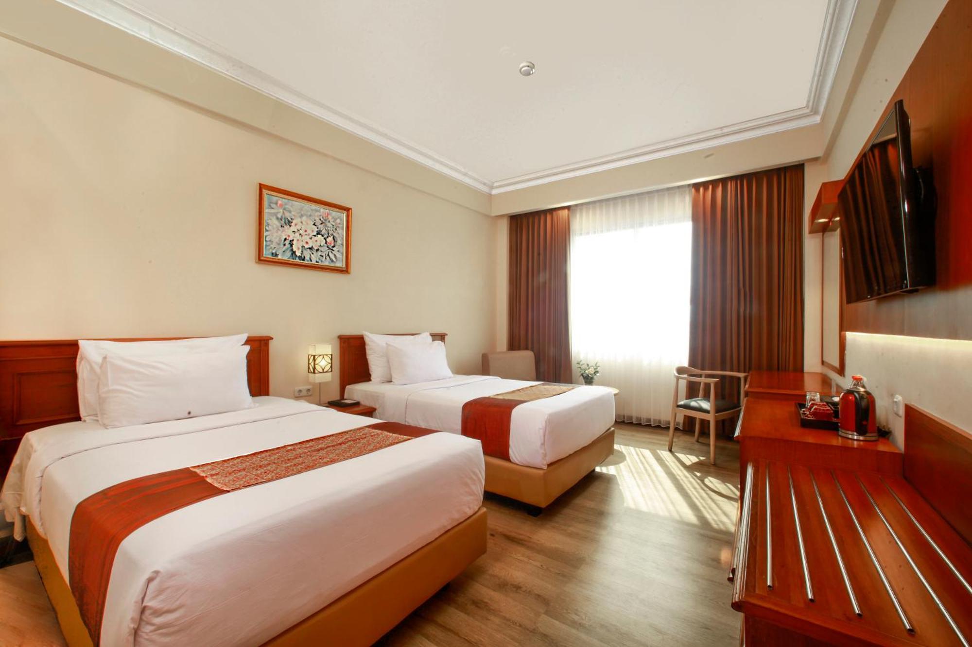 Grand Inna Tunjungan Surabaya Exterior photo