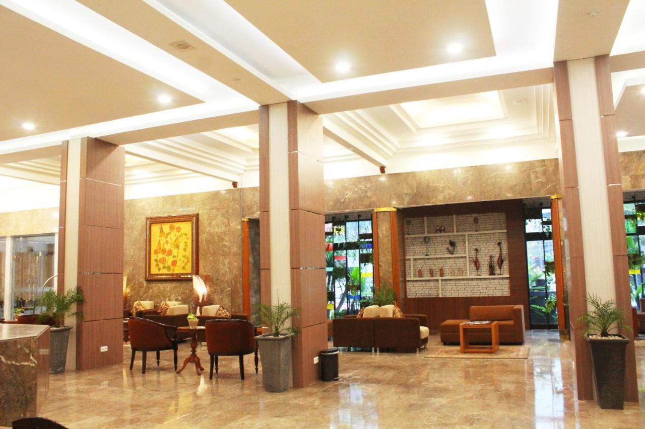 Grand Inna Tunjungan Surabaya Exterior photo